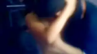 المرة الأولى لمراهقة تأكل فرج بقسوة