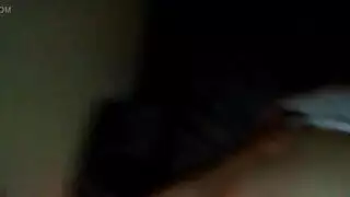 فتاة كبيرة المؤخرة تستمتع باللعبة الجنسية الجديدة وتقذف بشدة