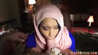 ام بملابس مثيره