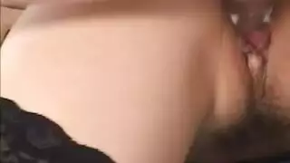 جلسة هزاز غير متوقفة تنتهي بفوضى نافورة كبيرة
