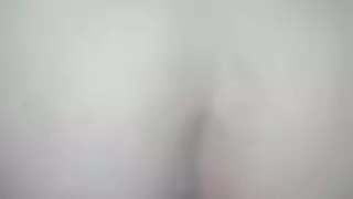 فتاة جشعة تواجه جلسة جماعية بإيلاج مزدوج