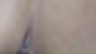 جماع مصري قذر: سمراء تبتلع حمولة من قضيب كبير