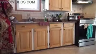 تصرخ من واجع