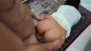 صحفية بي بي سي تمتلئ مؤخرتها بالسائل المنوي من قبل امرأة عربية