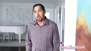 شقيقة الزوج تقدم حلوى وتتحول إلى جنس عنيف في المطبخ