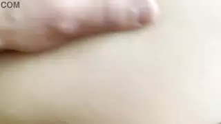 خادمة عربية حارة تمارس جنساً قاسياً مع زبون الفندق