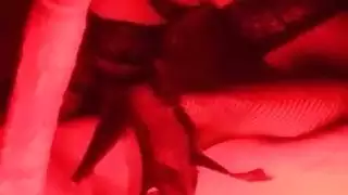التركية الجميلة تأخذ قضيب رامبو عميقاً في مؤخرتها