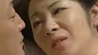سكس خيالي جامد مع أم يابانية مغرية
